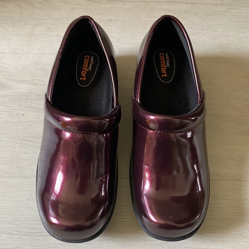 Safe T step glossy plum wedge clogs. NWOT